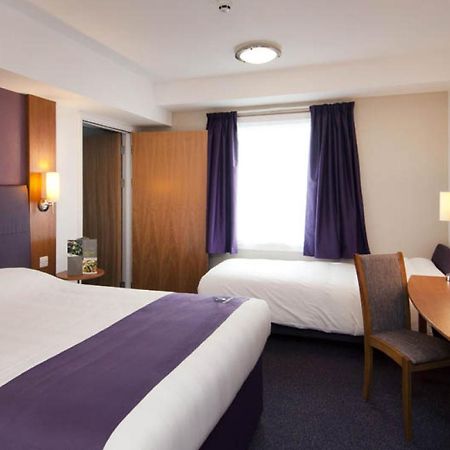 Premier Inn London Gatwick Airport - A23 Airport Way Crawley  Exterior foto